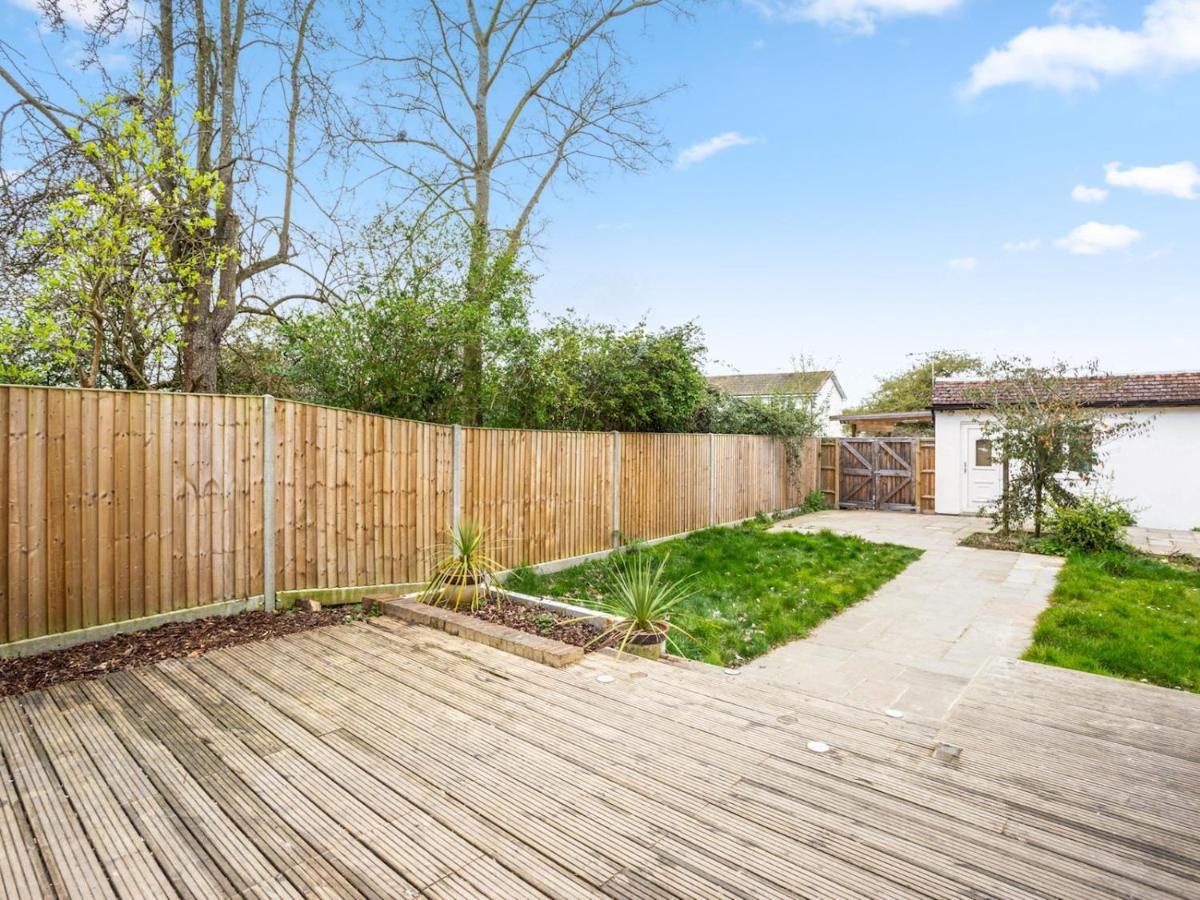 Pass The Keys Spacious And Very Modern Family Home, Central Windsor Esterno foto