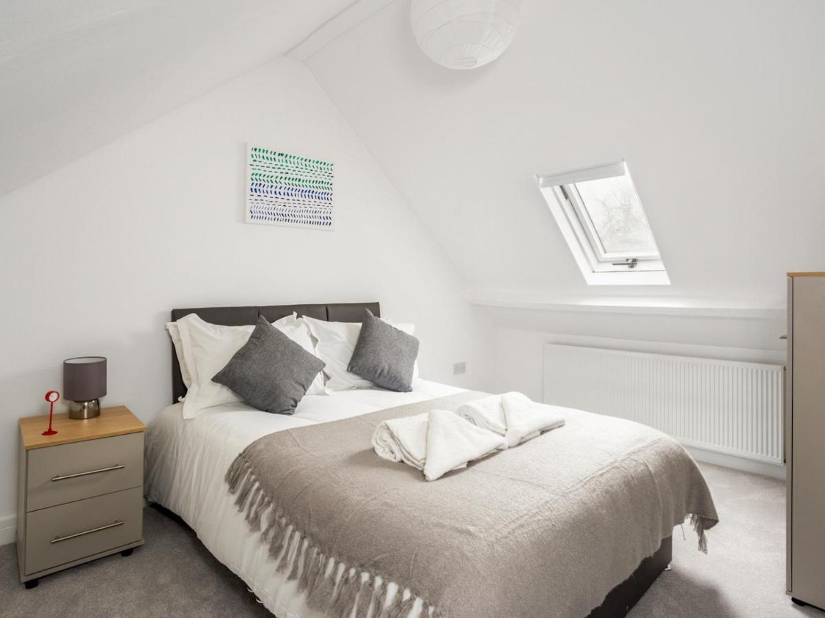 Pass The Keys Spacious And Very Modern Family Home, Central Windsor Esterno foto